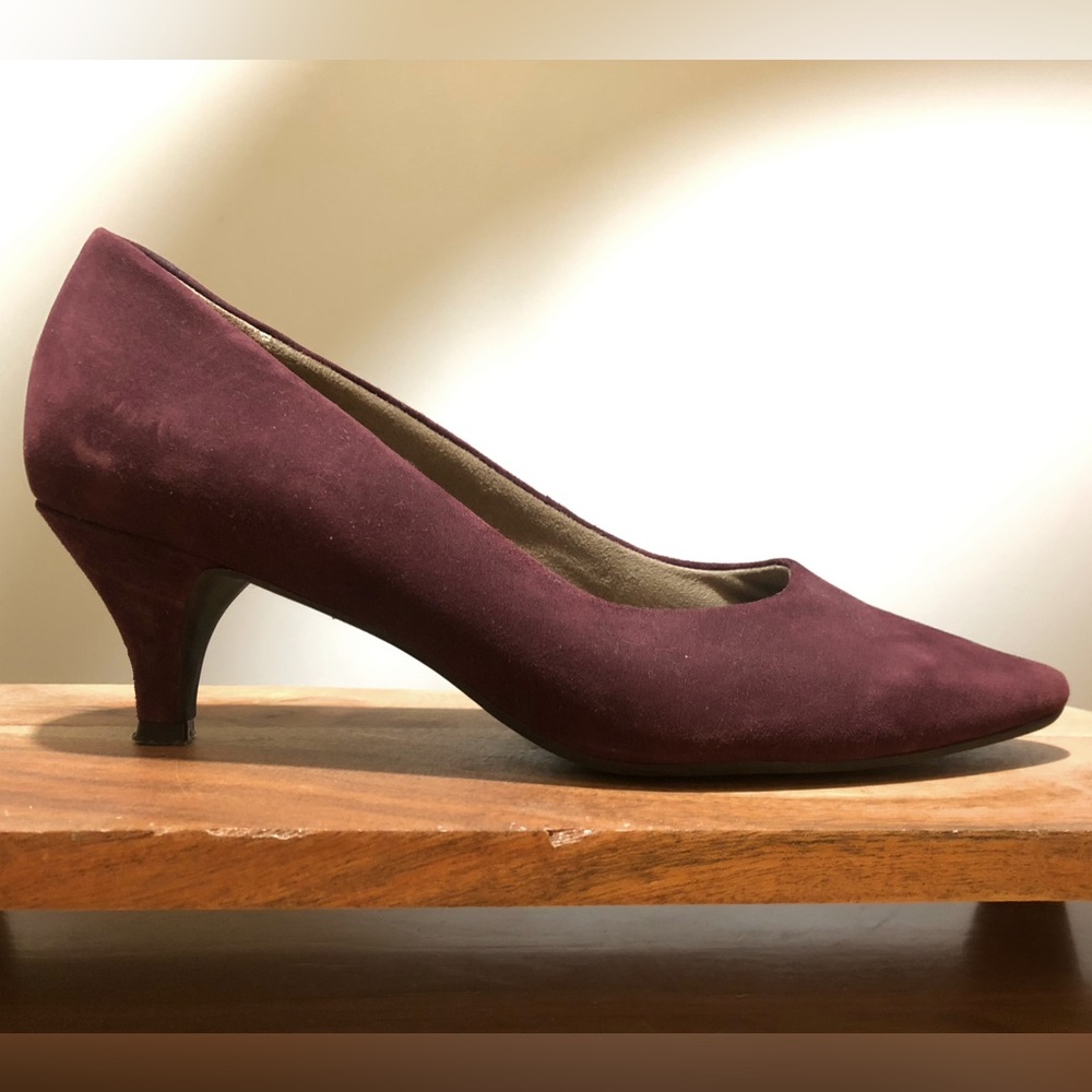 Plum pumps, 1.5” heel. Size 10 (41)